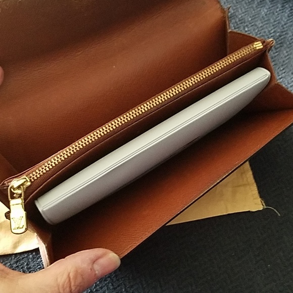 LV Sarah Wallet - Picture 7 of 7